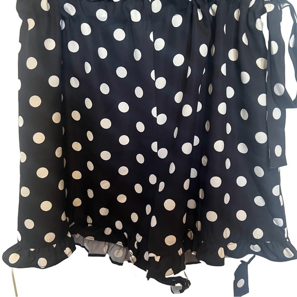 Q+A Los Angeles - black and white polka dot romper Women’s size M - Picture 5 of 7